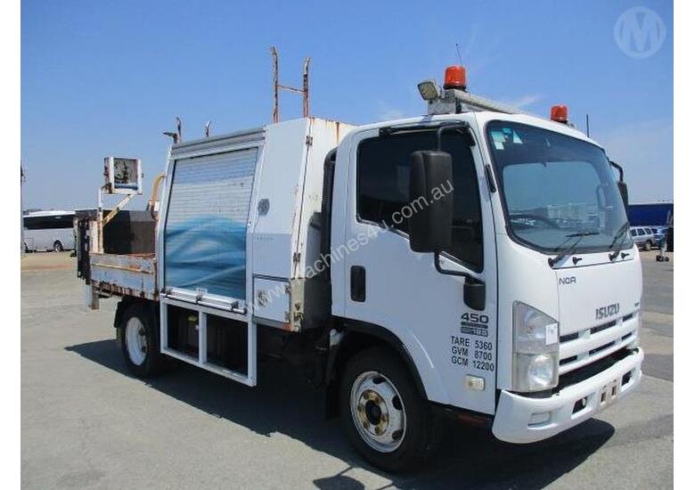 caption Isuzu NQR450