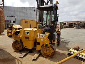 2010 Caterpillar CB24 Dual Vibrating Smooth Drum Roller *CONDITIONS APPLY* - picture0' - Click to enlarge