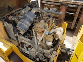2010 Caterpillar CB24 Dual Vibrating Smooth Drum Roller *CONDITIONS APPLY* - picture2' - Click to enlarge