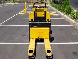 2.0T Battery Electric Order Picker - picture1' - Click to enlarge
