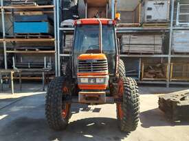 Kubota Tractor M680 - picture0' - Click to enlarge