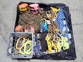 PALLET COMPRISING OF ASSORTED CHAIN BLOCKS & LIFTING CHAINS - picture0' - Click to enlarge