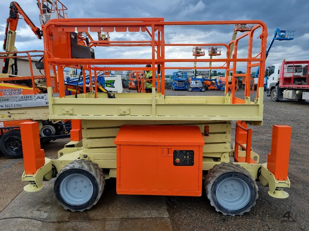 Hire 2014 jlg 260 MRT Rough Terrain Scissor Lift in ARCHERFIELD, QLD