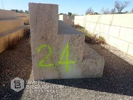 RECONSTITUTED LIMESTONE RETAINING WALL BLOCKS SECONDS - picture1' - Click to enlarge