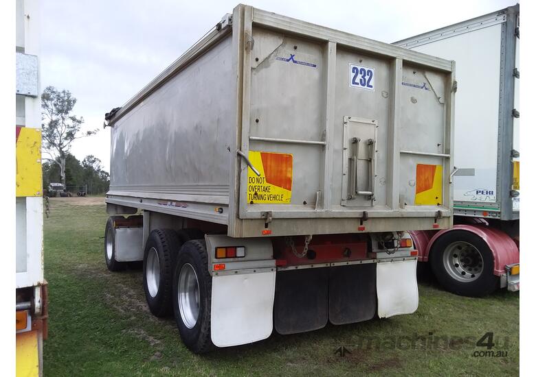 Buy Used 2001 hamelex white SUPER DOG Tipping Trailers in , Listed on