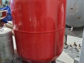 Pressurized Expansion Tank - picture1' - Click to enlarge