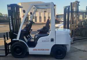 ACTIVE FORKLIFTS - 2014 Nissan Container entry Diesel forklift for sale-4.3m lift height Air tyres s ACTIVE FORKLIFTS - 2014 Nissan Container entry Diesel forklift for sale-4.3m lift height Air tyres s