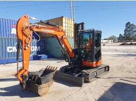 5Tonne HITACHI 269hrs!! - picture1' - Click to enlarge