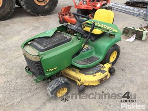 John Deere LX279