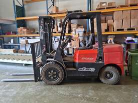 Wecan 3t Diesel Forklift (4500mm height) - picture0' - Click to enlarge