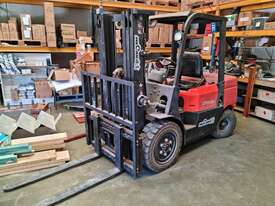 Wecan 3t Diesel Forklift (4500mm height) - picture1' - Click to enlarge