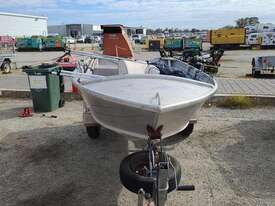 Quintrex 375 Dart - picture0' - Click to enlarge