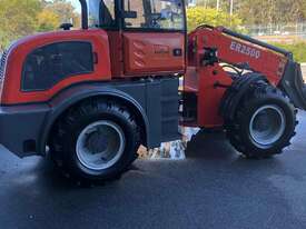 Everun ER2500 Telescopic Wheel Loader - picture0' - Click to enlarge