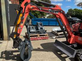 Mechanical Grab with stiff arm to suit 1.5 to 2.5 Ton Excavator - picture1' - Click to enlarge