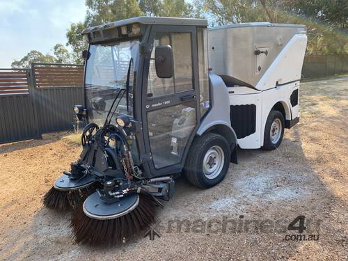 HAKO CITYMASTER 1600 STREET SWEEPER