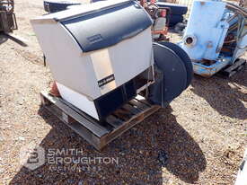 PALLET COMPRISING OF 1 X ICE MACHINE, 1 X HOSE REEL & VARIOUS JACKS - picture0' - Click to enlarge