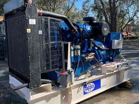 Generator 440kva, 300 hours run time, load testsed and ready to use. - picture0' - Click to enlarge
