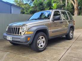 JEEP CHEROKEE SPORT 4X4 2004 - picture0' - Click to enlarge