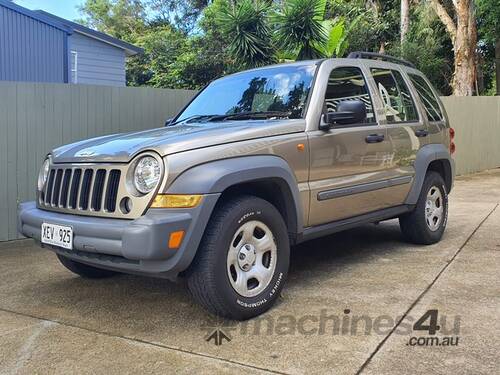 JEEP CHEROKEE SPORT 4X4 2004