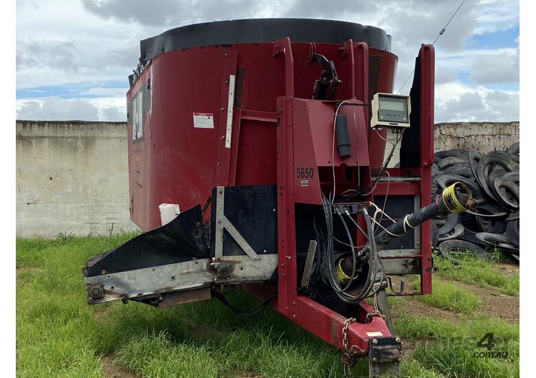 Used 2016 JayLor 5650 JayLor Mixer Wagon Silage Wagons in , Listed on