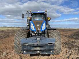 New Holland T8.435 - picture2' - Click to enlarge