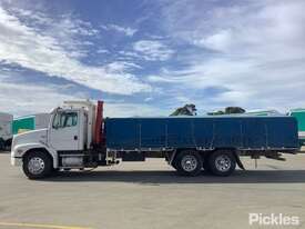 1997 Freightliner FL112 - picture1' - Click to enlarge