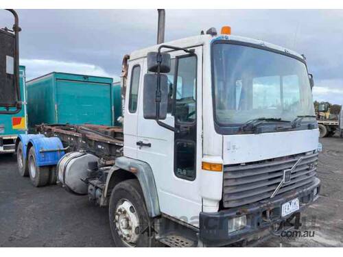 Volvo FL6 6x4 Hook Truck