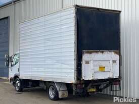 2004 Mitsubishi Canter FE639 - picture2' - Click to enlarge