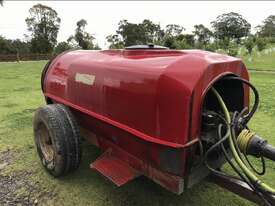 Sylvan trailer sprayer - picture0' - Click to enlarge