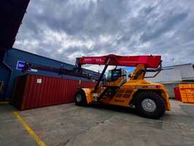 SANY REACHSTACKER SRSC45H2 - Sydney Forklifts - (PS084) - Hire - picture1' - Click to enlarge