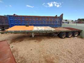 Custom 40' triaxle Flat top Farm Trailer - picture0' - Click to enlarge