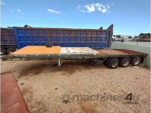 Custom 40' triaxle Flat top Farm Trailer