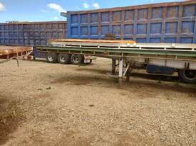 Custom 40' triaxle Flat top Farm Trailer - picture0' - Click to enlarge