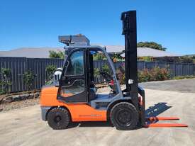 Toyota Forklift 3.5T Late model Fully Enclosed cab - picture0' - Click to enlarge