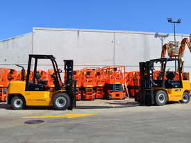 UN Forklift 5T Diesel: Forklifts Australia - The Industry Leader! - picture2' - Click to enlarge