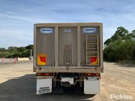 2012 Kenworth T403 - picture1' - Click to enlarge