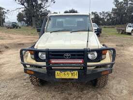 Toyota Landcruiser - picture2' - Click to enlarge