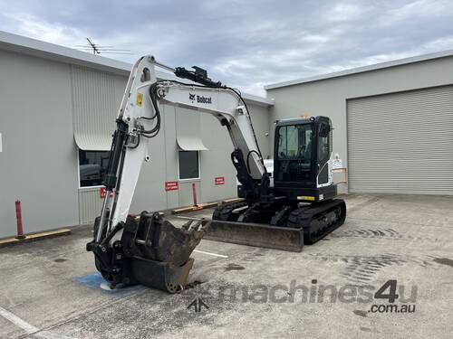 Bobcat E85 142hrs