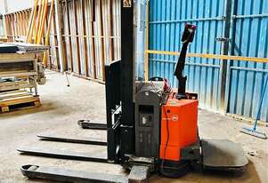 BT PPS 1200 MX/1 1.2T RIDE ON WALKIE STACKER