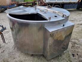 Round Stainless Steel Milk Vat - 1800 Litres - picture0' - Click to enlarge