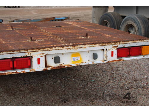 TANDEM AXLE TRAILER