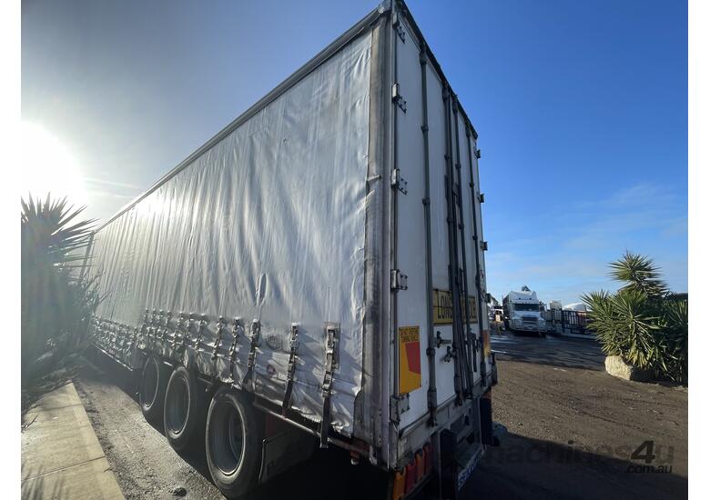 1999/2001 Maxitrans B Double Curtainsider Double Drop Deck Combination