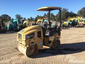 2016 Caterpillar CB22B Articulated Smooth Drum Roller - picture1' - Click to enlarge