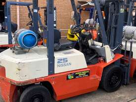 Container Mast Nissan Forklift  - picture0' - Click to enlarge