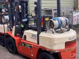 Container Mast Nissan Forklift  - picture1' - Click to enlarge