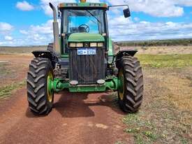 1997 John Deere 8200 Row Crop Tractors - picture1' - Click to enlarge