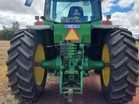 1997 John Deere 8200 Row Crop Tractors - picture2' - Click to enlarge