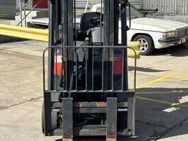 2008 Linde H20 Forklift 2 Tonne - picture0' - Click to enlarge