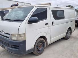 Toyota Hiace 200 - picture0' - Click to enlarge