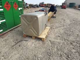 1 x Diesel Fuel Tank - picture0' - Click to enlarge